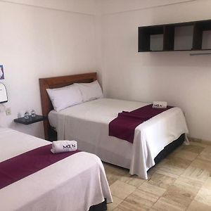 Habitación Estándar con 2 Camas Individuales